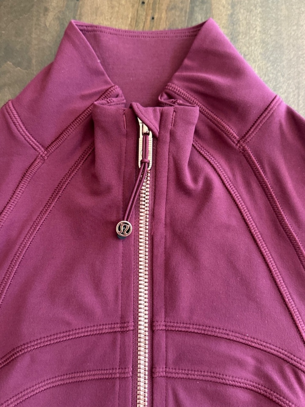 LULULEMON DEFINE CROPPED JACKET NULU BURGUNDY BAY/ROSE GOLD SZ 8 NEW - Picture 2 of 6